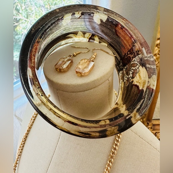 Wide Bracelet & Crystal Necklace Set - Picture 8 of 16